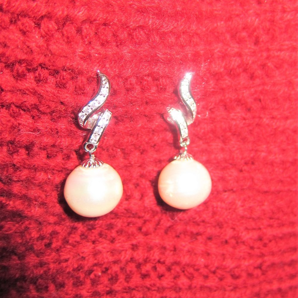 ELEGANT AUTHENTIC  FRESHWATER PEARL EARRINGS